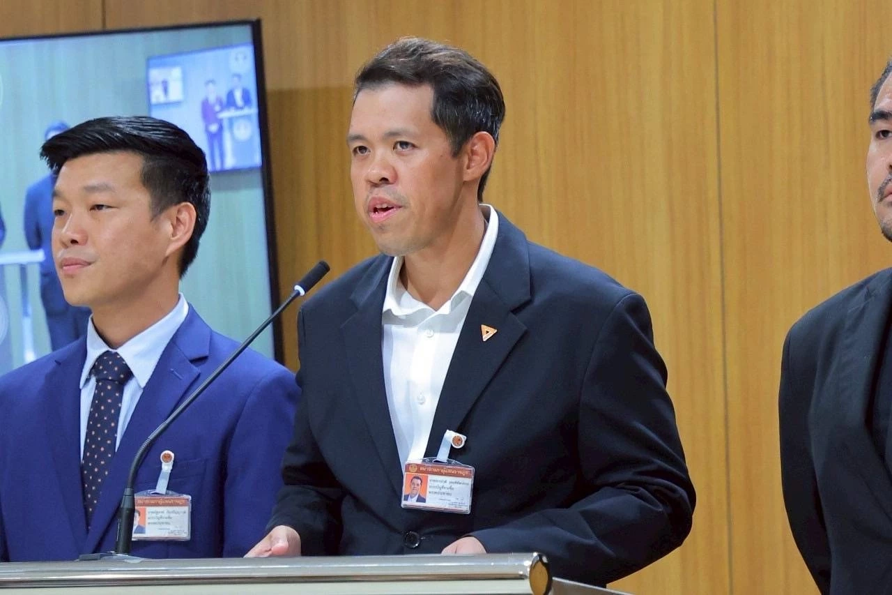  นายปกรณ์วุฒิ อุดมพิพัฒน์สกุล รองหัวหน้าพรรคประชาชน