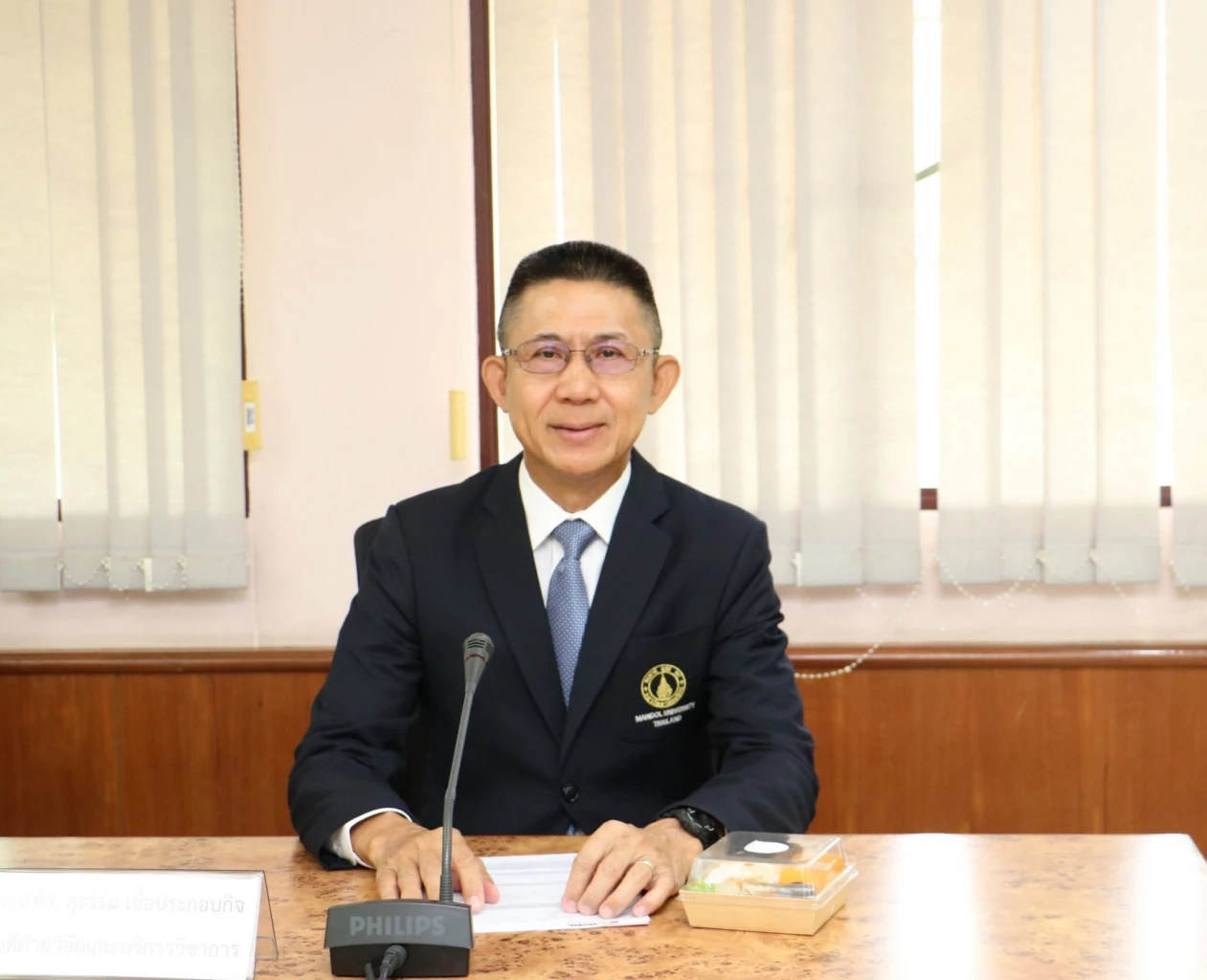 ศ.ร.ต.อ.สุธรรม เชื้อประกอบกิจ  ศาสตราจารย์ สาขาวิชารัฐประศาสนศาสตร์ คณะสังคมศาสตร์และมนุษยศาสตร์ มหาวิทยาลัยมหิดล