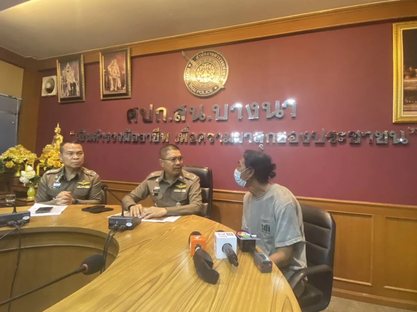 ด่วน! รวบแล้วคนร้าย ปาก้อนปูนใส่รถบน ถ.บางนา-ตราด จนสาวหวิดดับ