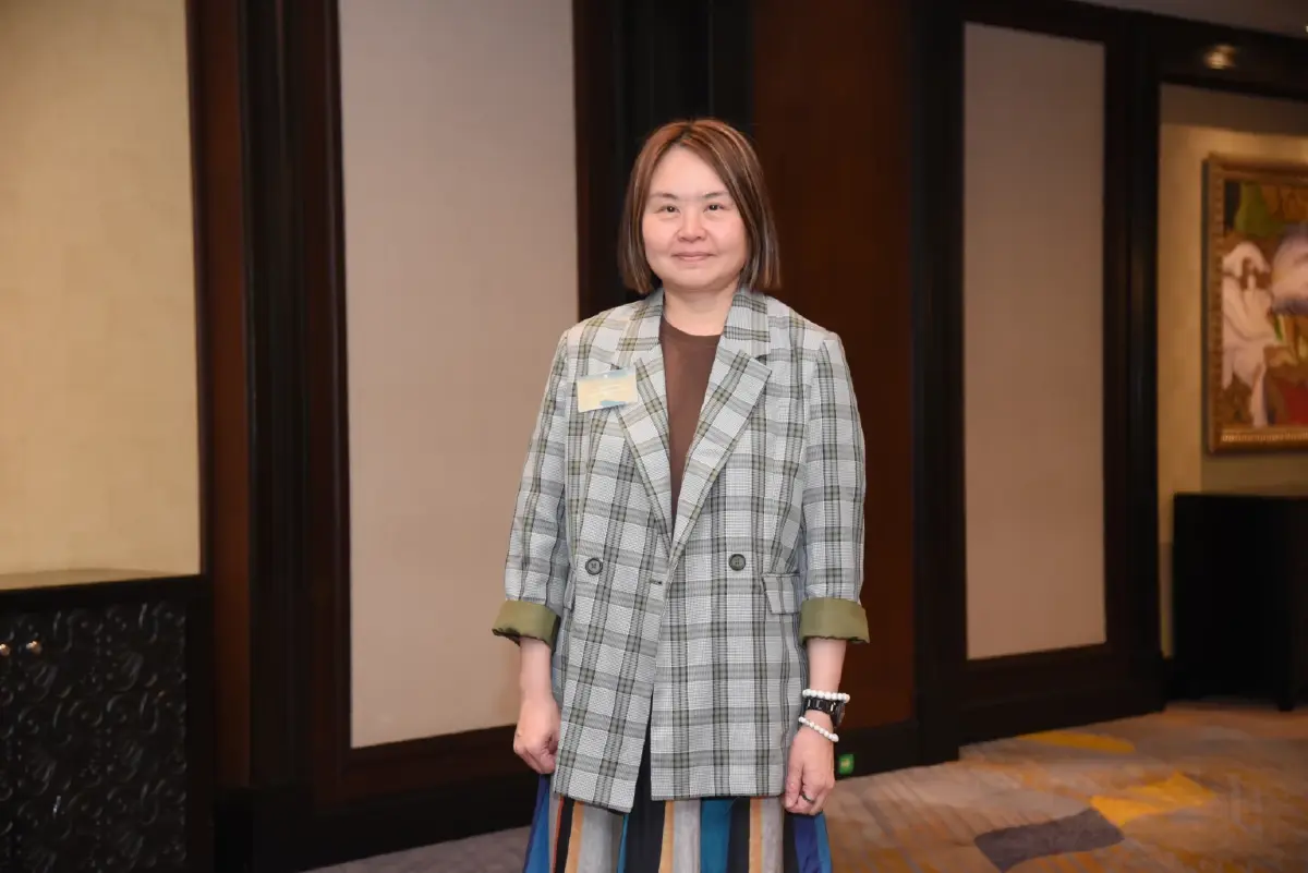 เอสเธอร์ กว็อก (Esther Kwok), ผู้อำนวยการสำนักงานรับเข้าศึกษา