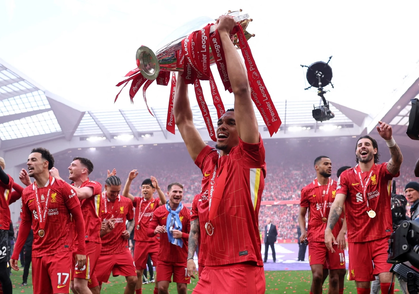 "เรอัล มาดริด" ประกาศคว้า "เทรนต์ อเล็กซานเดอร์-อาร์โนลด์" ร่วมทัพ