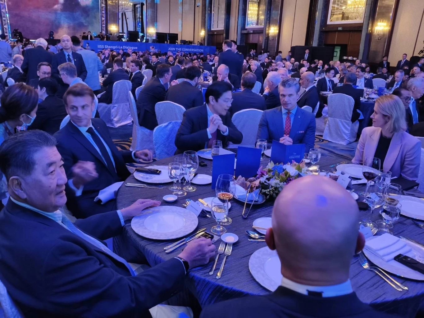 "ภูมิธรรม" ร่วมวงคุยผู้นำ-รมว.กลาโหม หลายชาติอย่างเป็นกันเอง