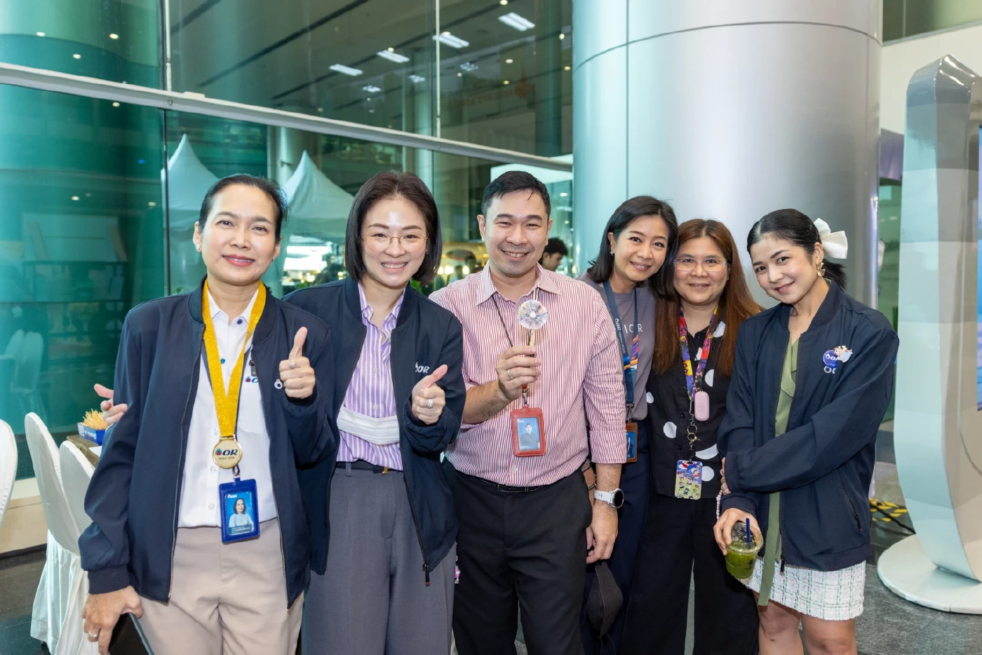 "ทิ้งอย่างไรให้ได้บุญ" OR ผุดไอเดียเก๋ เปลี่ยนลอตเตอรี่เป็นดอกไม้จันทน์ ช่วยเหลือสังคมยั่งยืน