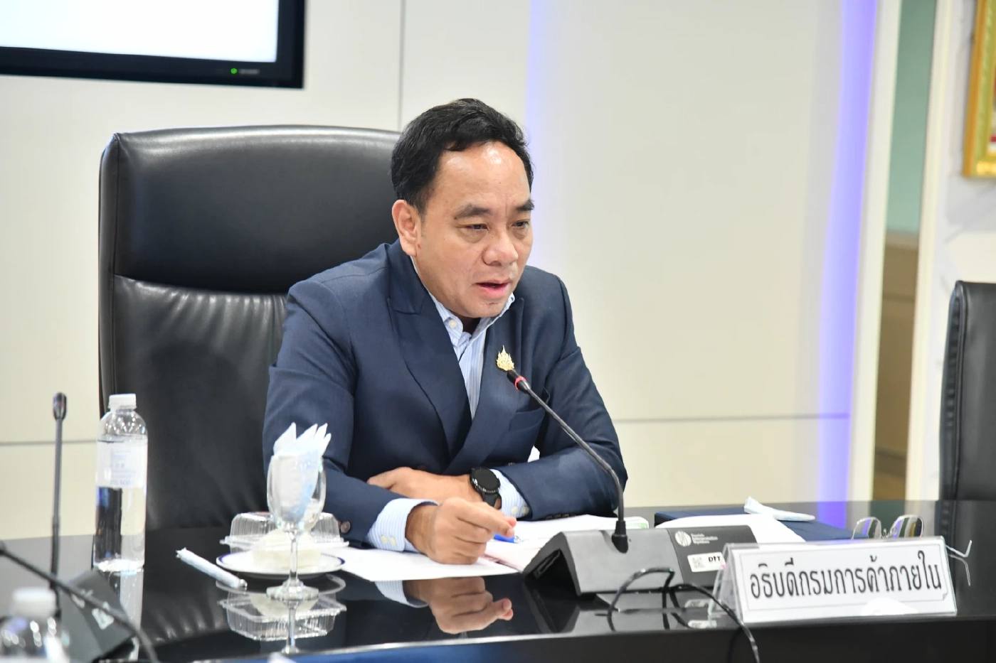 พาณิชย์สั่งตรึงราคารับซื้อปาล์มน้ำมัน 5 บาท/กก. อุ้มเกษตรกร