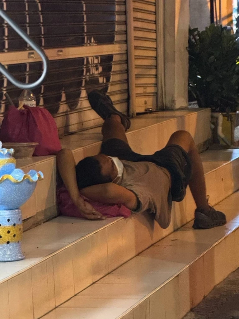 ด่วน! รวบแล้วคนร้าย ปาก้อนปูนใส่รถบน ถ.บางนา-ตราด จนสาวหวิดดับ