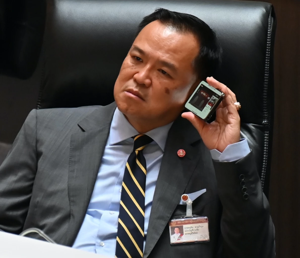 นายอนุทิน ชาญวีนกูล รมว.มหาดไทย