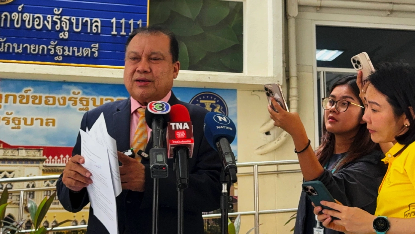 “สนธิญา” ร้องนายกฯ เพิ่ม ปลด “พีระพันธุ์” เหตุ "ภรรยาโอนหุ้นไม่สำเร็จ ถือเกิน 5%