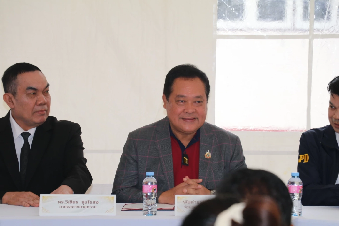 พันตำรวจเอก ทวี สอดส่อง รัฐมนตรีว่าการกระทรวงยุติธรรม 