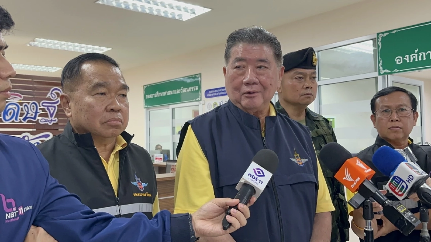 “ภูมิธรรม” ลุยเยี่ยมทหารแนวหน้า ขออดทนอดกลั้นให้ถึงที่สุด