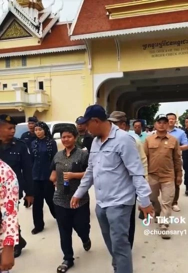 ส่ง "ป้าวันนารี" ขอทานกัมพูชาตัวตึง ขึ้นเเบล็คลิสต์ ส่งกลับกัมพูชา