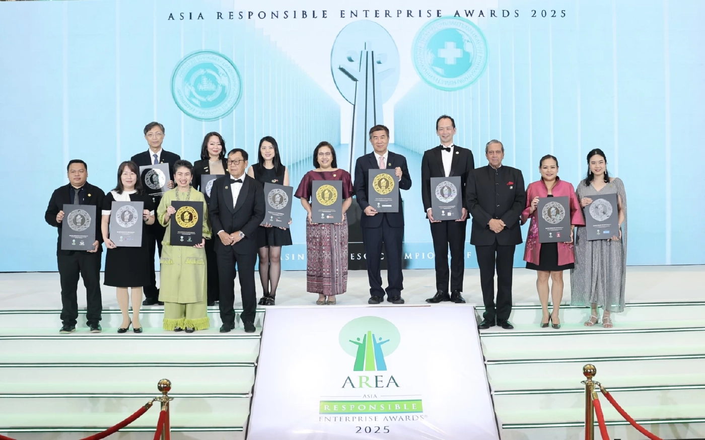 ออมสิน คว้า 2 รางวัลระดับเอเชีย ตอกย้ำบทบาทธนาคารเพื่อสังคม