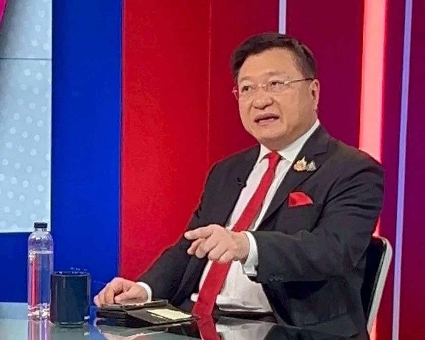 "ศ.ดร.เกรียงศักดิ์" เตือนแรง! รัฐบาลเสี่ยงล้มทั้งยืน หากปล่อยชายแดนไทย-กัมพูชาปะทุ