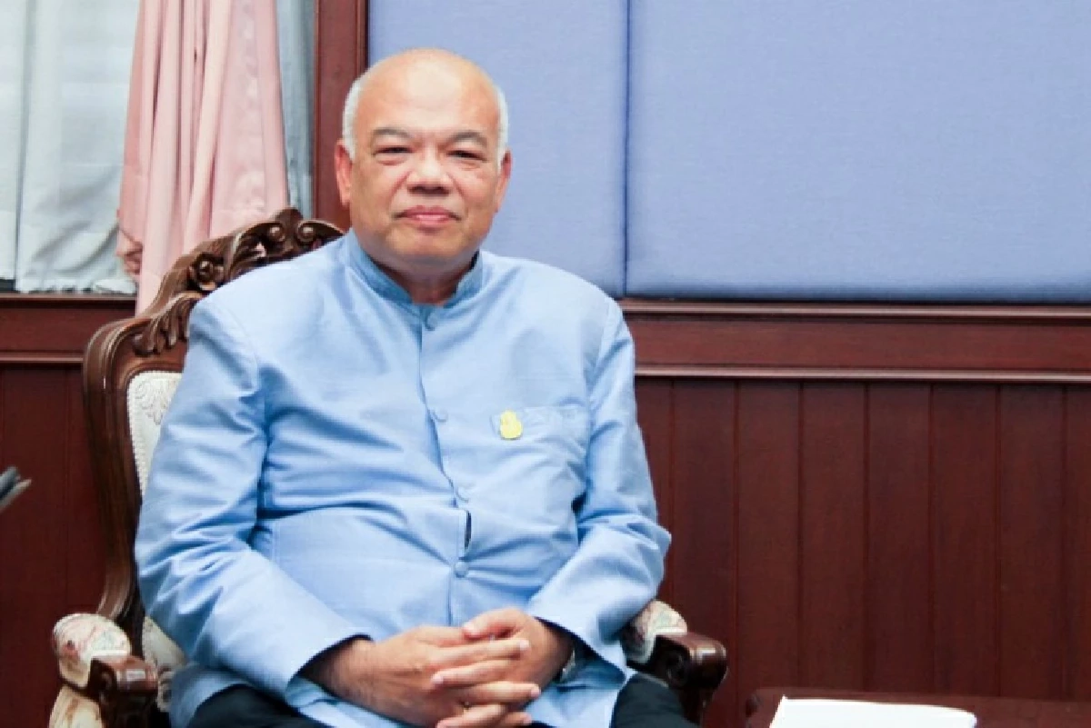 &quot;ปลัดฉิ่ง&quot; ฉัตรชัย พรหมเลิศ 