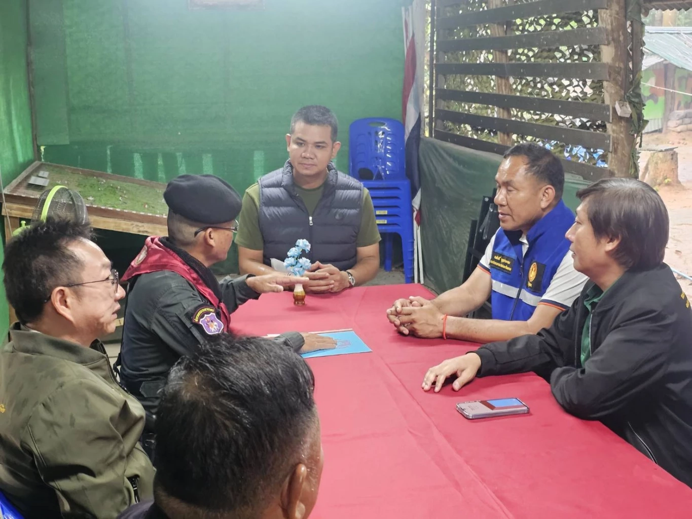 “ชัยชนะ-วุฒิพงษ์” นำคณะลงพื้นที่ช่องบก ให้กำลังใจ จนท.ชายแดน