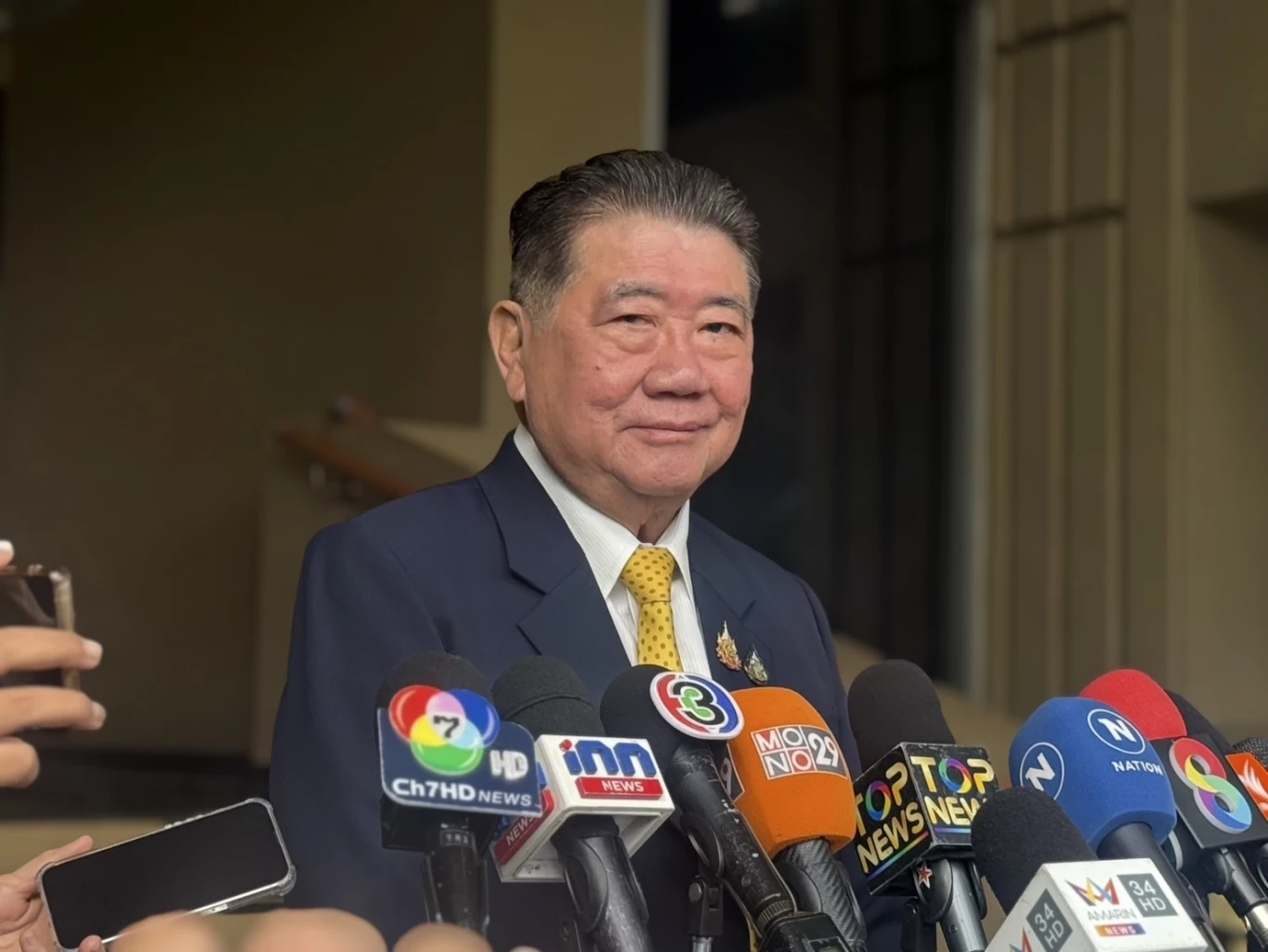 "ภูมิธรรม" ขออย่าจับแพะชนแกะ "ชัยเกษม" ประกาศ "พร้อมทำหน้าที่นายกฯ"