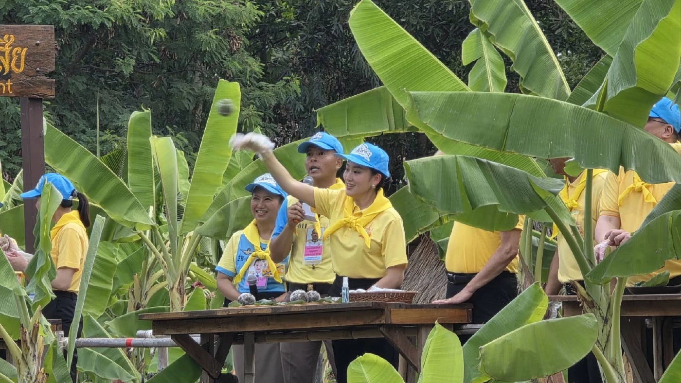 นายกฯ ดูงานศูนย์ฝึกโรงเรียนจิตอาสา904 สีหน้าผ่อนคลายมากขึ้น