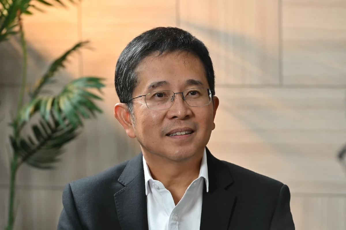 นายสมโภชน์ อาหุนัย นักธุรกิจชื่อดัง