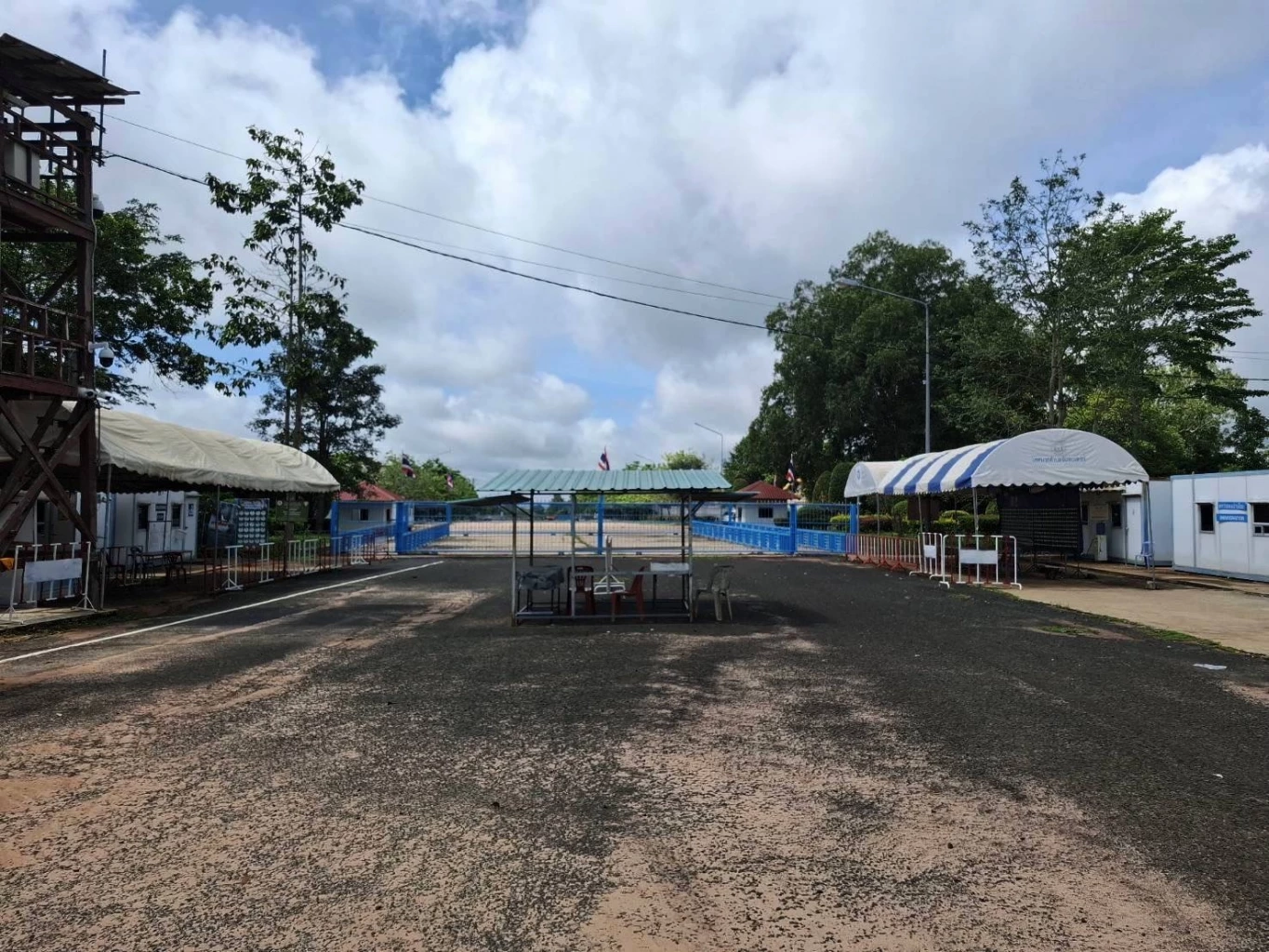 "ทบ" แจง "มทภ.2" ปิดจุดผ่อนปรนทางการค้าช่องสายตะกู สอดรับความมั่นคงในพื้นที่