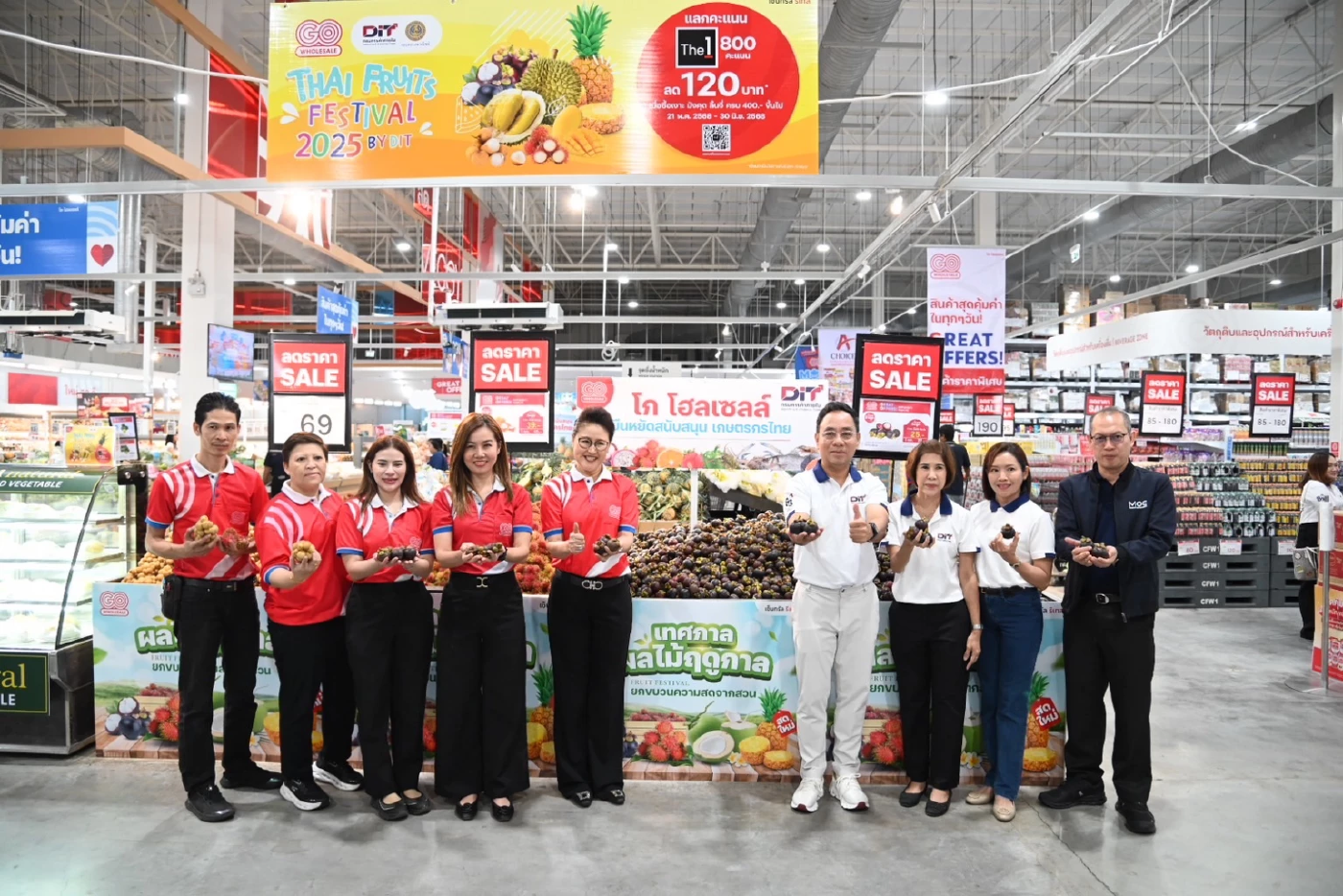กรมการค้าภายในเดินหน้าช่วยเกษตรกรไทย กระจายผลไม้ติดด่าน