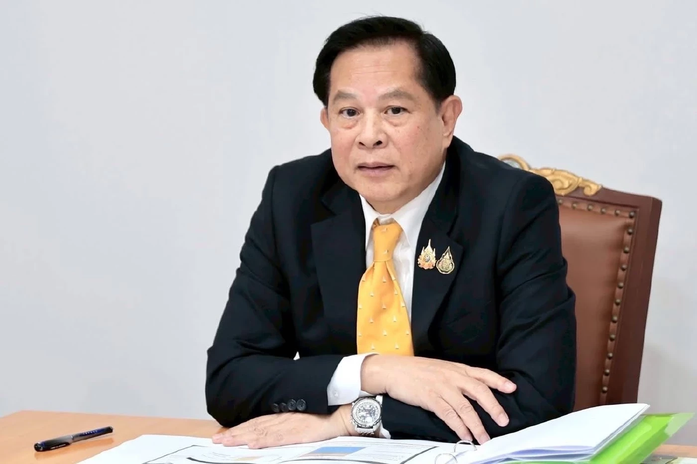 นายพีระพันธุ์ สาลีรัฐวิภาค รองนายกรัฐมนตรี และ รมว.พลังงาน