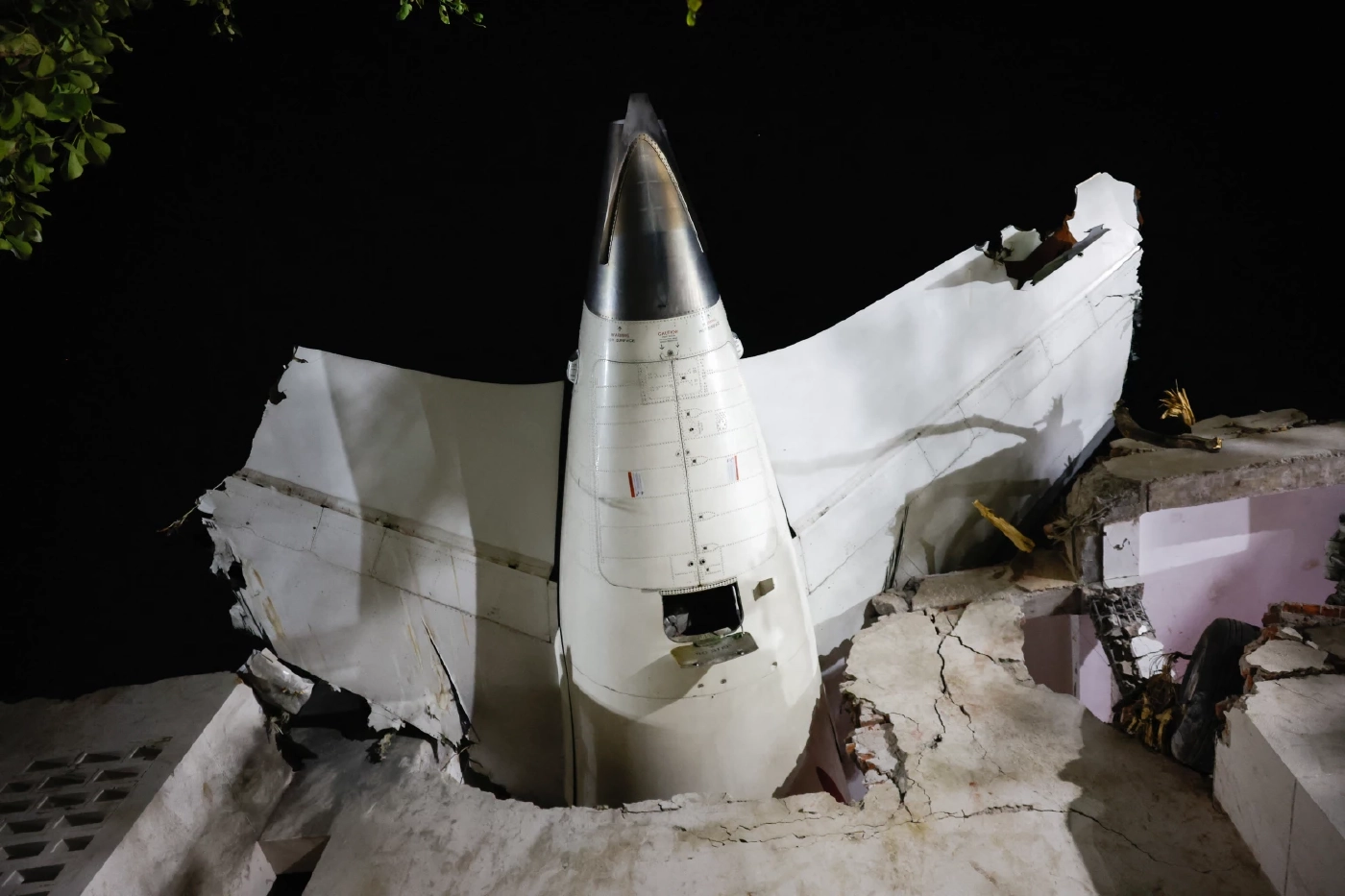 ขนลุกซู่! "เจมส์ เรืองศักดิ์" เผย ผู้รอดชีวิต "เครื่องบินอินเดียตก" นั่งเลขที่เดียวกับผม