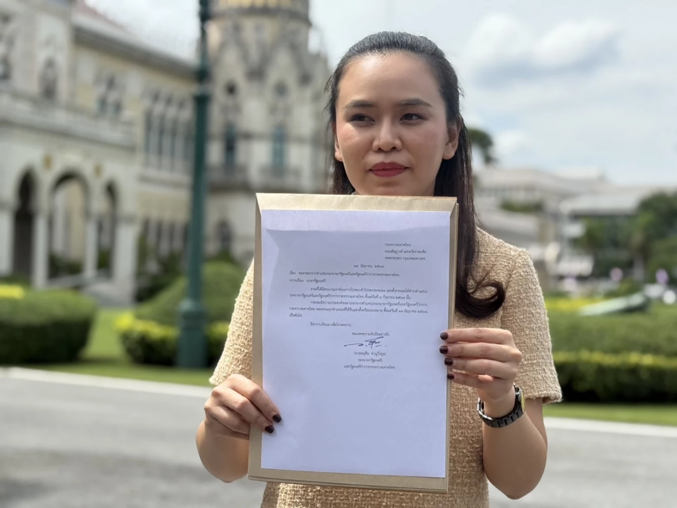 จบจริง! "อนุทิน" เซ็นใบลาออก "รองนายกฯ-มท.1" แล้ว