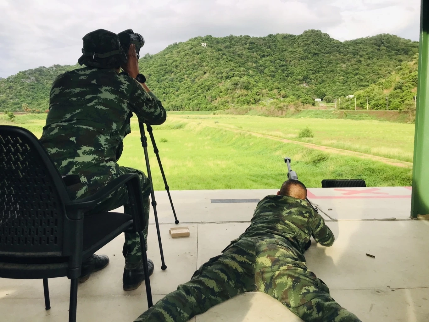 ทหารหน่วยรบพิเศษพรึบ! ฝึกทบทวน เจาะที่หมาย กวาดล้างคูเลต