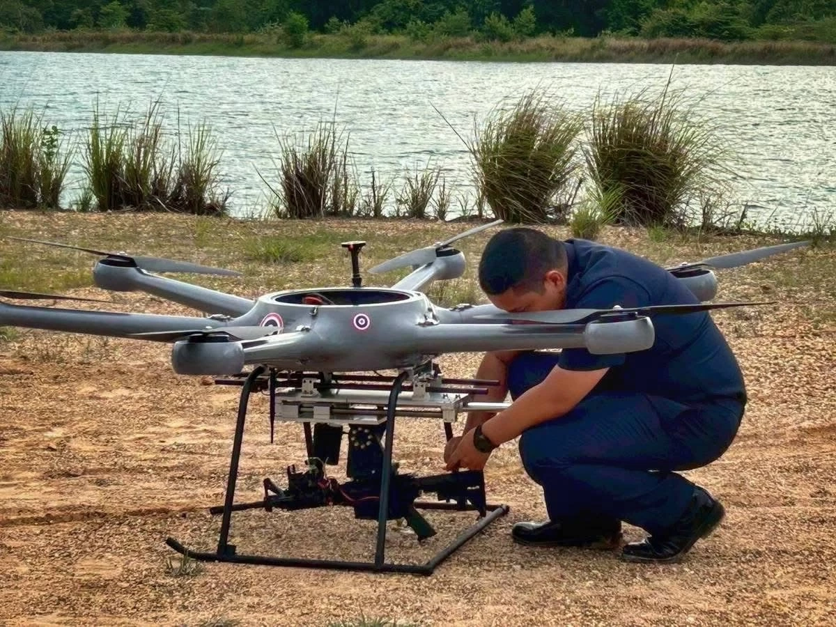 "ทอ." โชว์ "โดรนติดอาวุธ" ร่วมภารกิจ "ลาดตระเวนป้องกันฐานบิน"