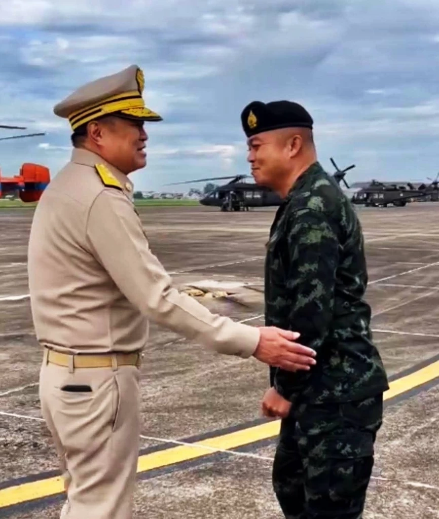 มีนัยยะ! “อนุทิน” โพสต์ภาพถ่ายคู่ "แม่ทัพภาคที่ 2" พร้อมติดแฮชแท็ก "ทหารของพระราชา"