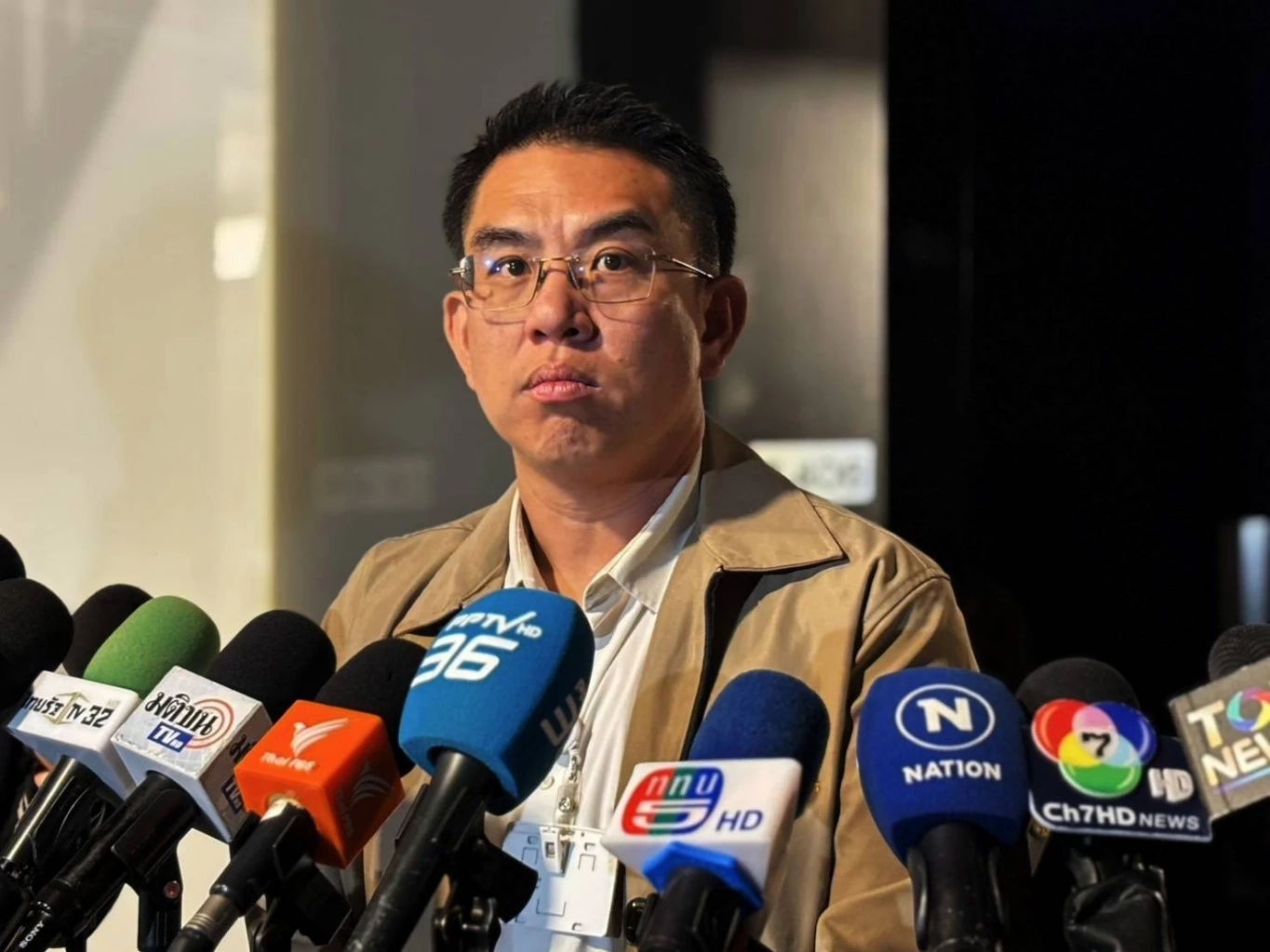 "วิโรจน์" เตือนสติคนไทย รับมือให้ดี ชี้ "ฮุน เซน" ตัวพ่ออาชญากรรมทางไซเบอร์