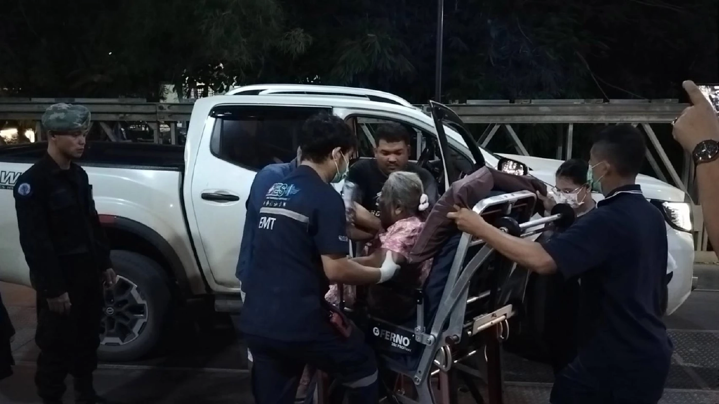 น้ำใจคนไทย ! เปิดด่านกลางดึกรับชาว “กัมพูชา” ป่วยฉุกเฉิน