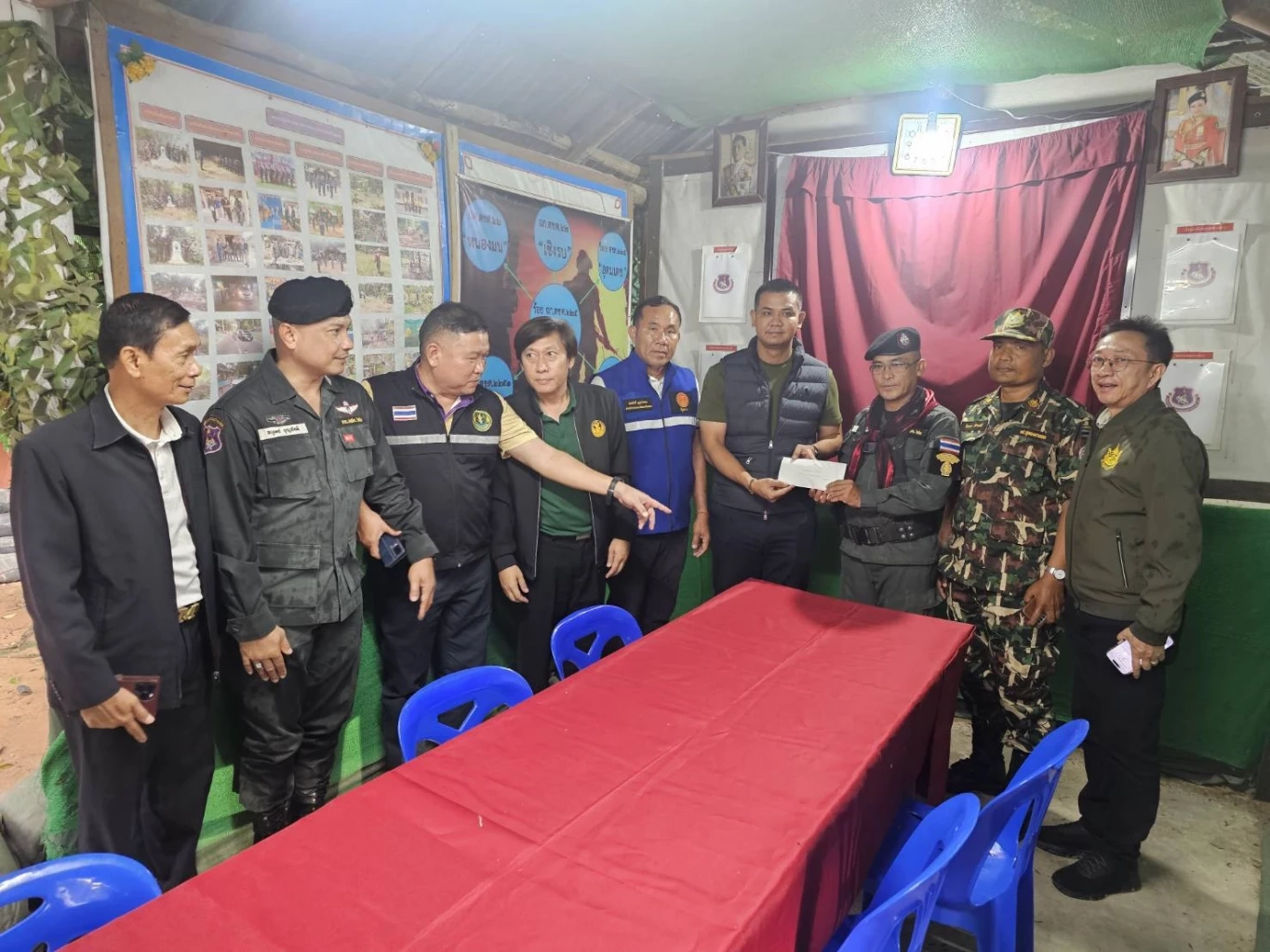 “ชัยชนะ-วุฒิพงษ์” นำคณะลงพื้นที่ช่องบก ให้กำลังใจ จนท.ชายแดน