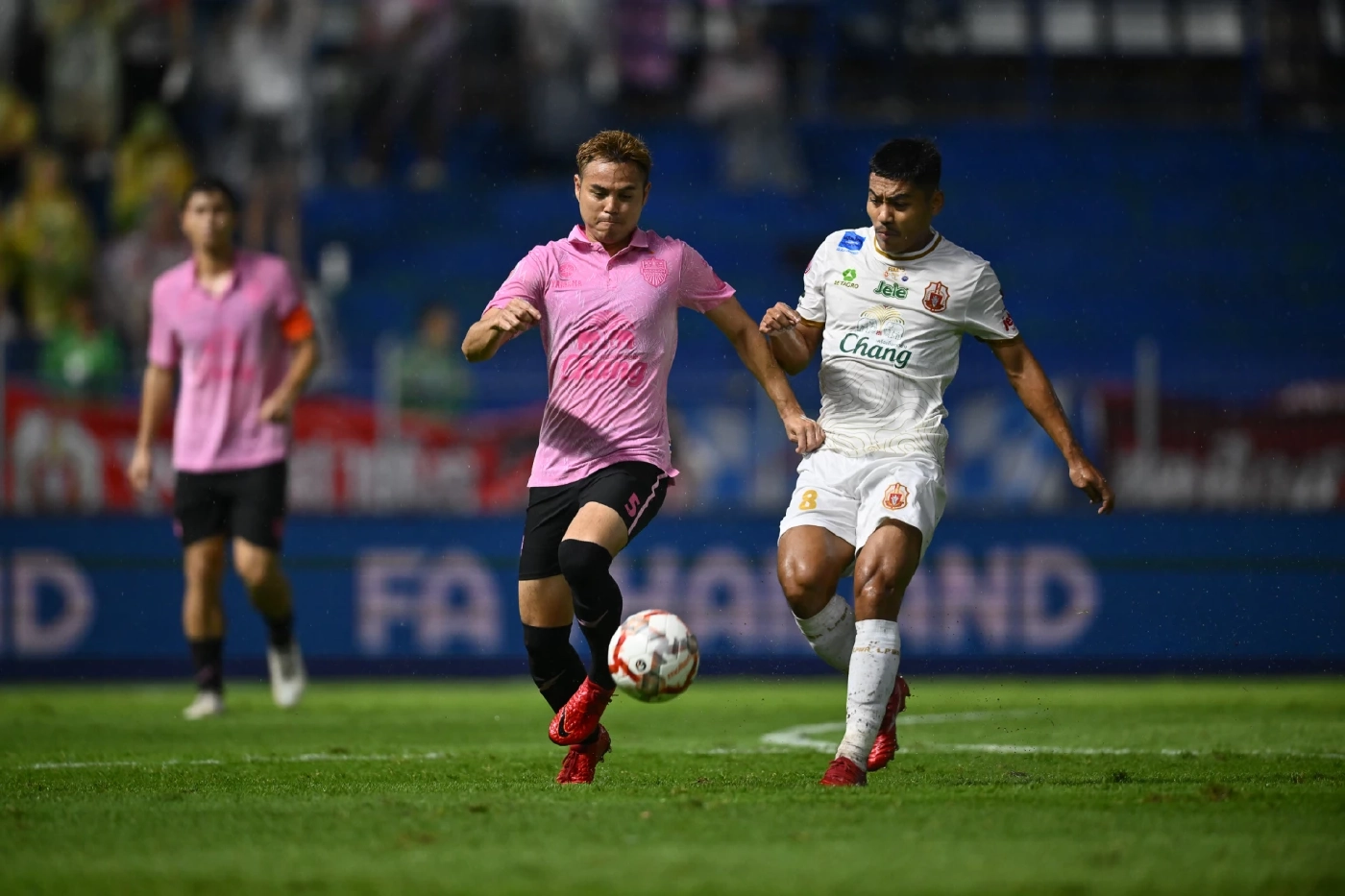 "บุรีรัมย์" ซิวแชมป์ 4 ถ้วยปิดฤดูกาล ลั่นปีหน้าขอแกร่งกว่าเดิม