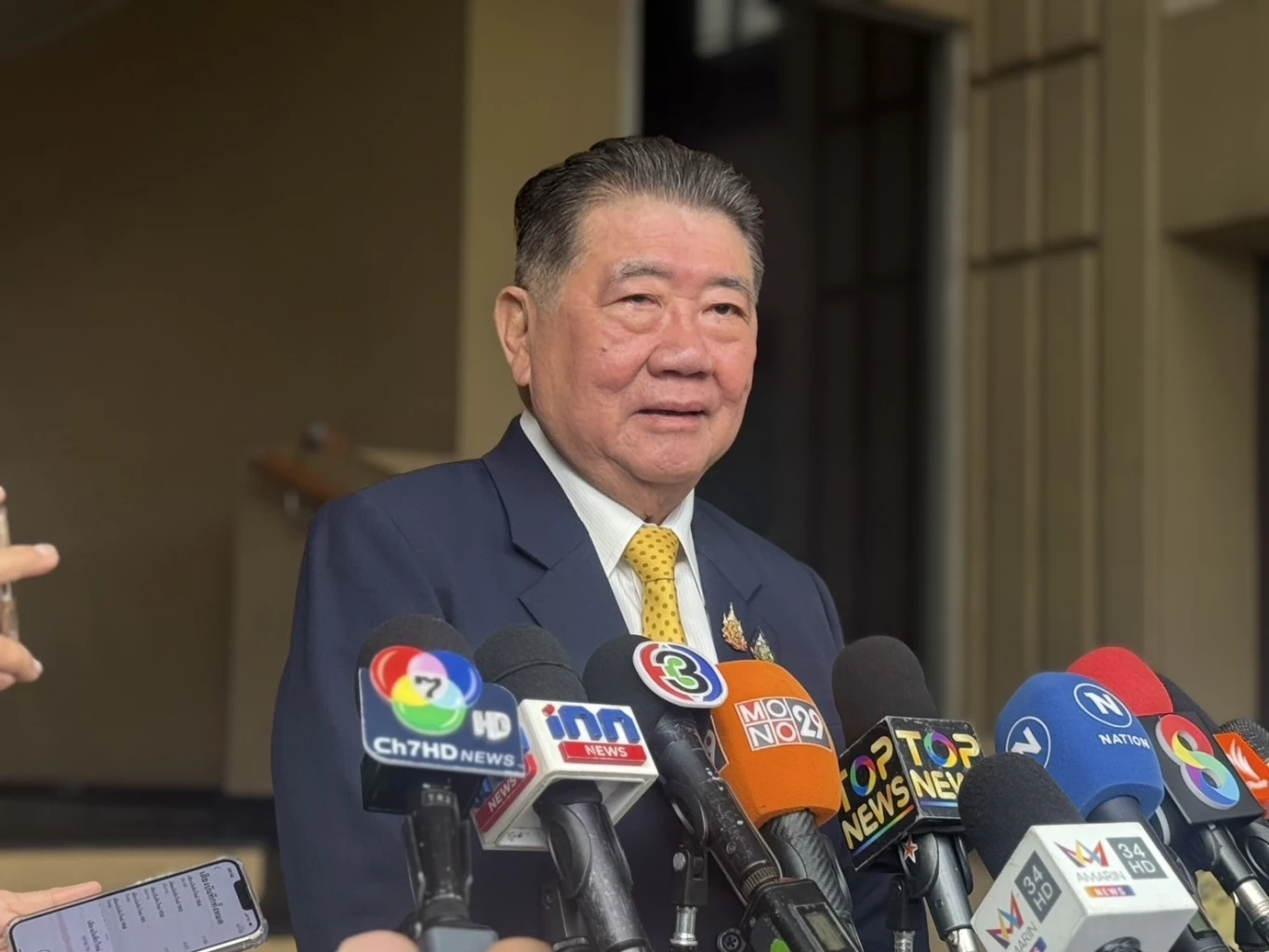 "ภูมิธรรม" ขออย่าจับแพะชนแกะ "ชัยเกษม" ประกาศ "พร้อมทำหน้าที่นายกฯ"