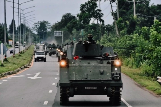 "ภูมิธรรม" ย้ำยึดสันติวิธีเจรจา "ไทย-กัมพูชา" ไม่ใช้อารมณ์ - ลั่น! สงครามเป็นหนทางสุดท้าย