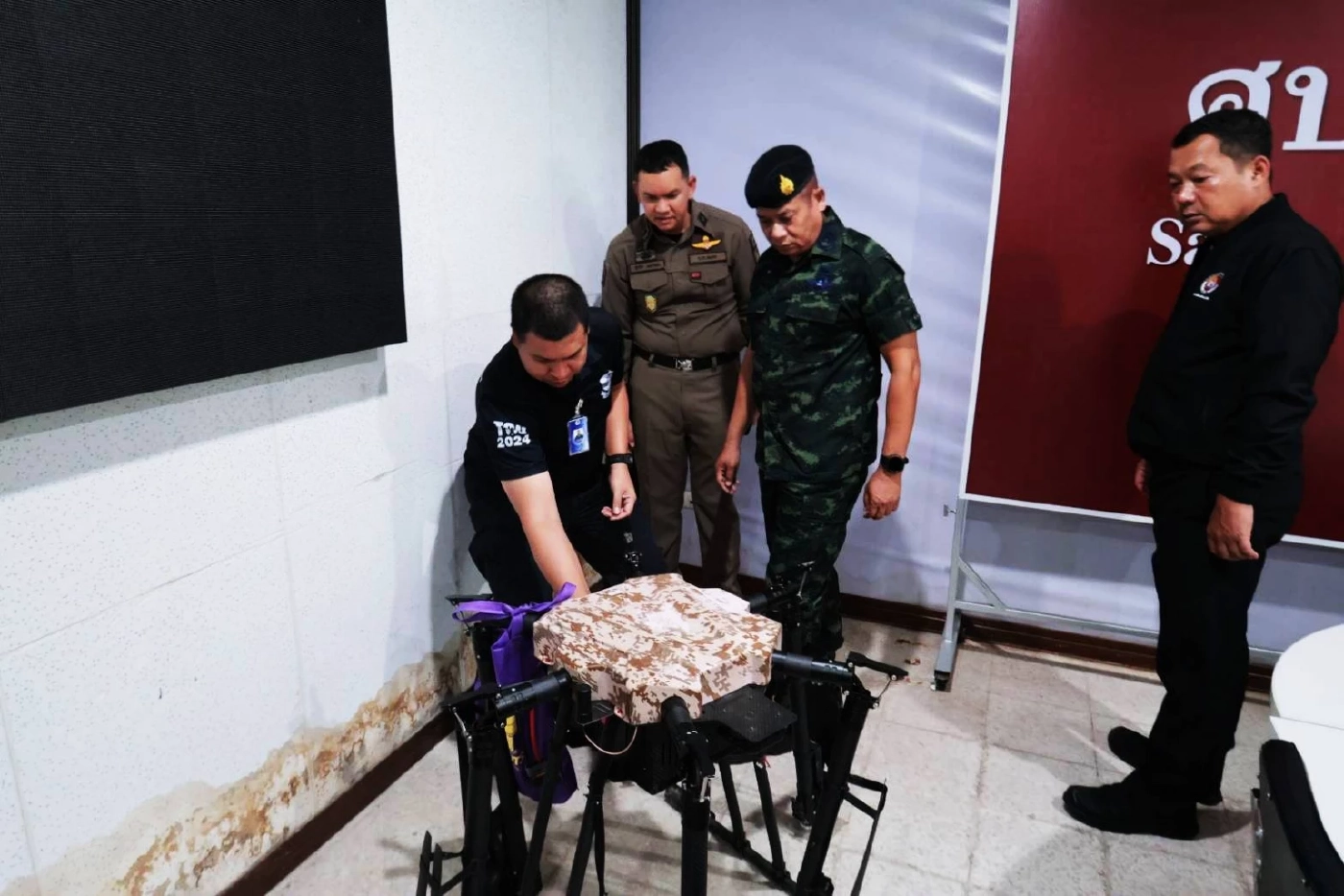 "มทภ.4" ลงพื้นที่ตรวจสอบ "โดรน" ต้องสงสัยฝังดิน คาดเตรียม "ก่อเหตุ-ขนสิ่งผิดกฎหมาย"