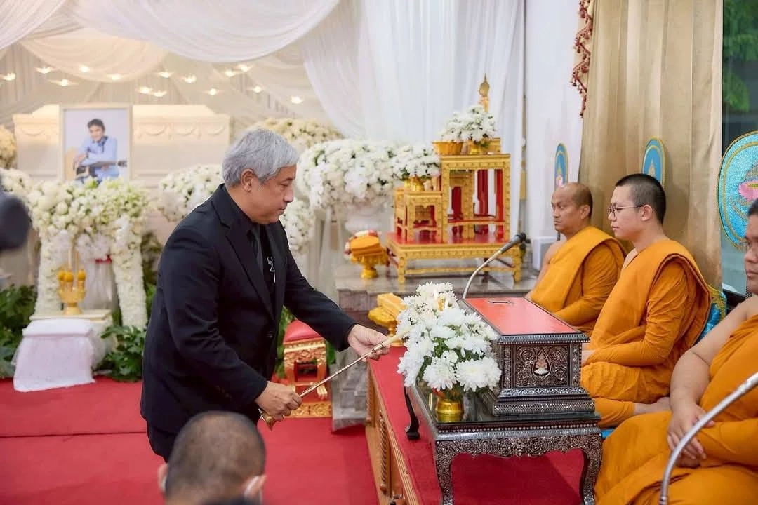 คนบันเทิง แห่ร่วมอาลัย "ไพโรจน์ สังวริบุตร" อดีตพระเอกดัง