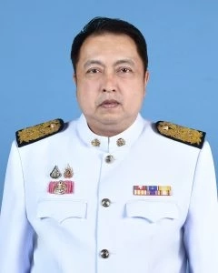 นายสุชาติ ชมกลิ่น