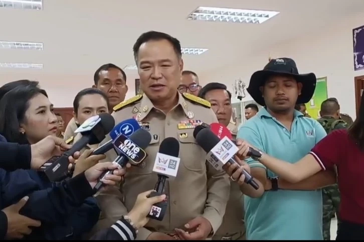 นายอนุทิน ชาญวีรกูล รองนายกรัฐมนตรี และ รมว.มหาดไทย ในฐานะหัวหน้าพรรคภูมิใจไทย