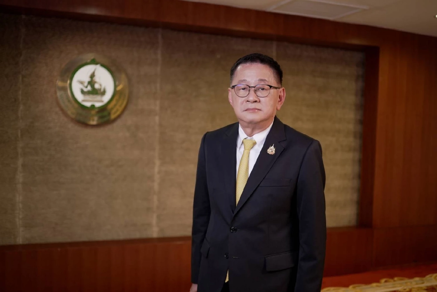 นายประเสริฐ จันทรรวงทอง รองนายกรัฐมนตรีและรัฐมนตรีว่าการกระทรวงดิจิทัลเพื่อเศรษฐกิจและสังคม