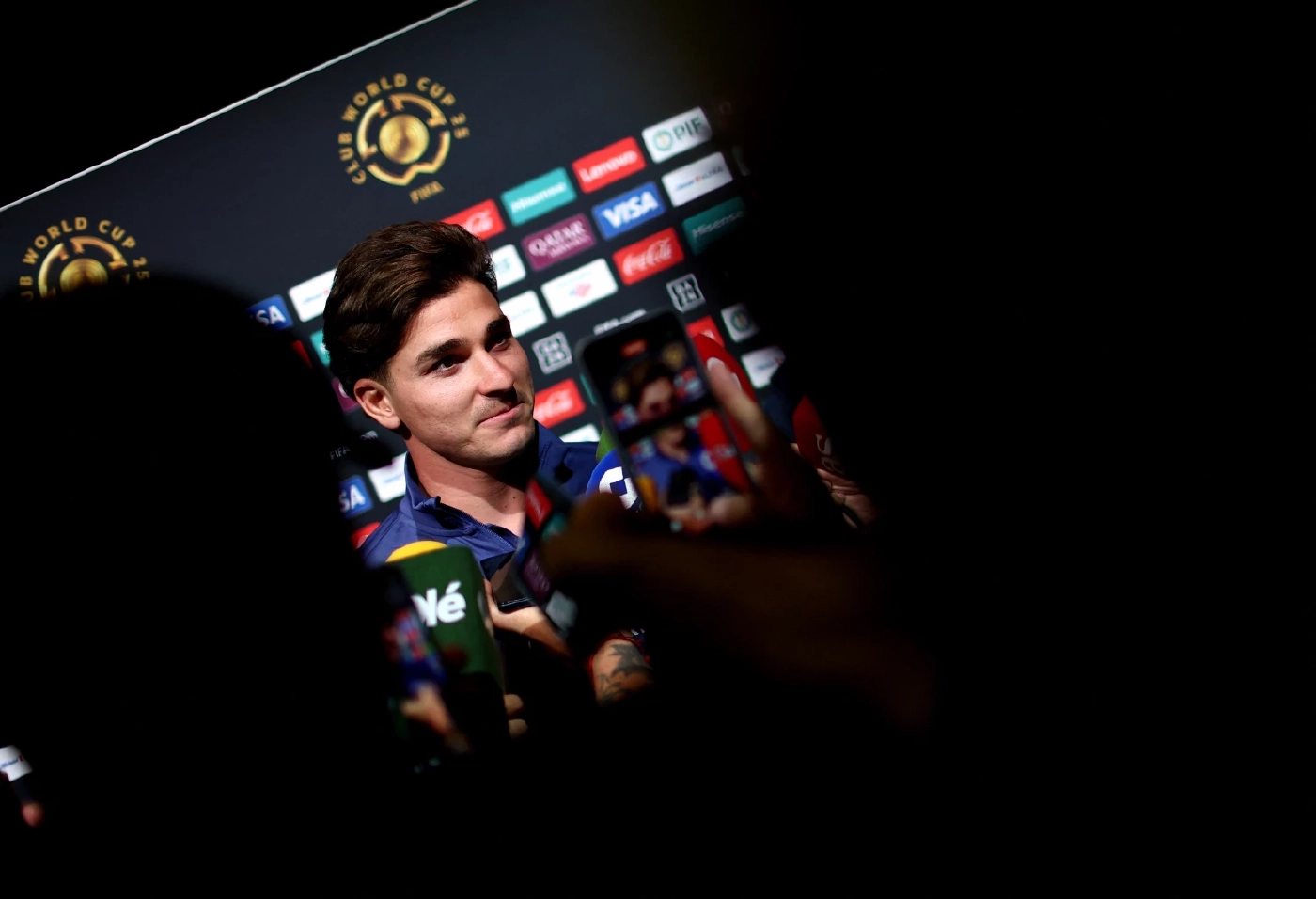 ฮูเลียน อัลวาเรซ ดาวเตะแอตเลติโก มาดริด ให้สัมภาษณ์ก่อนเกมพบซีแอตเทิล ในศึกคลับเวิลด์คัพ 2025