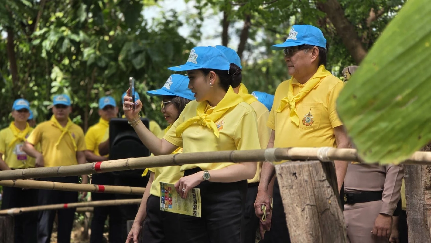 นายกฯ ดูงานศูนย์ฝึกโรงเรียนจิตอาสา904 สีหน้าผ่อนคลายมากขึ้น