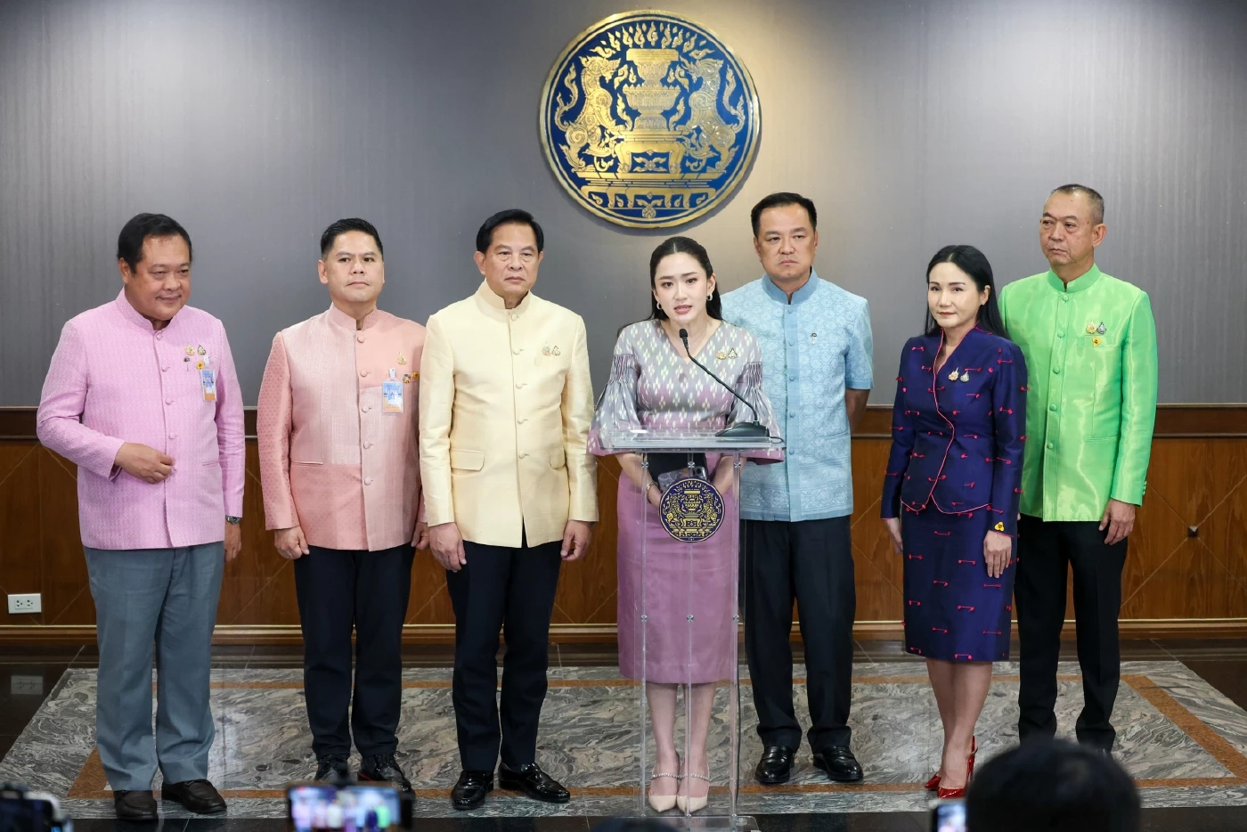 ย้อนคำ “คนการเมืองลายคราม” ก.ค.จุดตาย! "อุ๊งอิ๊งค์" อยู่หรือไป?