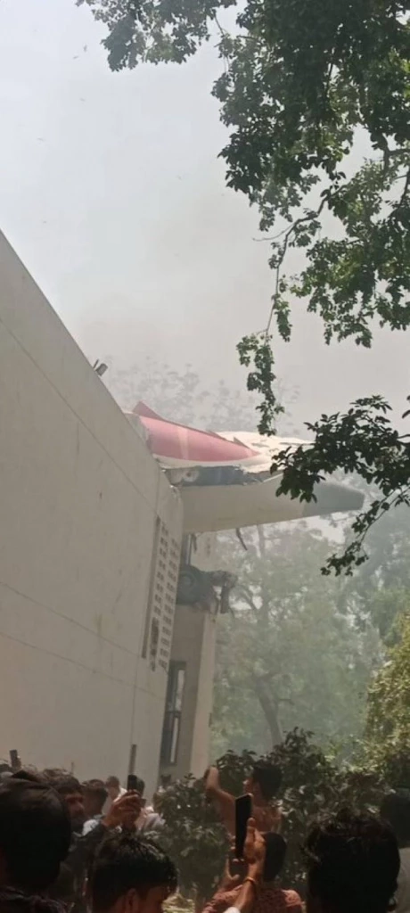 “Air India” รูปแบบขึ้นบินผิดปกติก่อนตก จนมีผู้เสียชีวิตจำนวนมาก