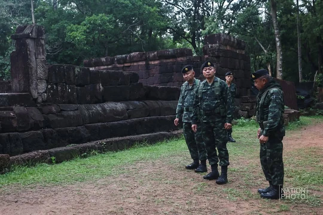 "มทภ.2" ตรวจเยี่ยมให้กำลังใจทหารประจำฐาน "ปราสาทตาเมือนธม"