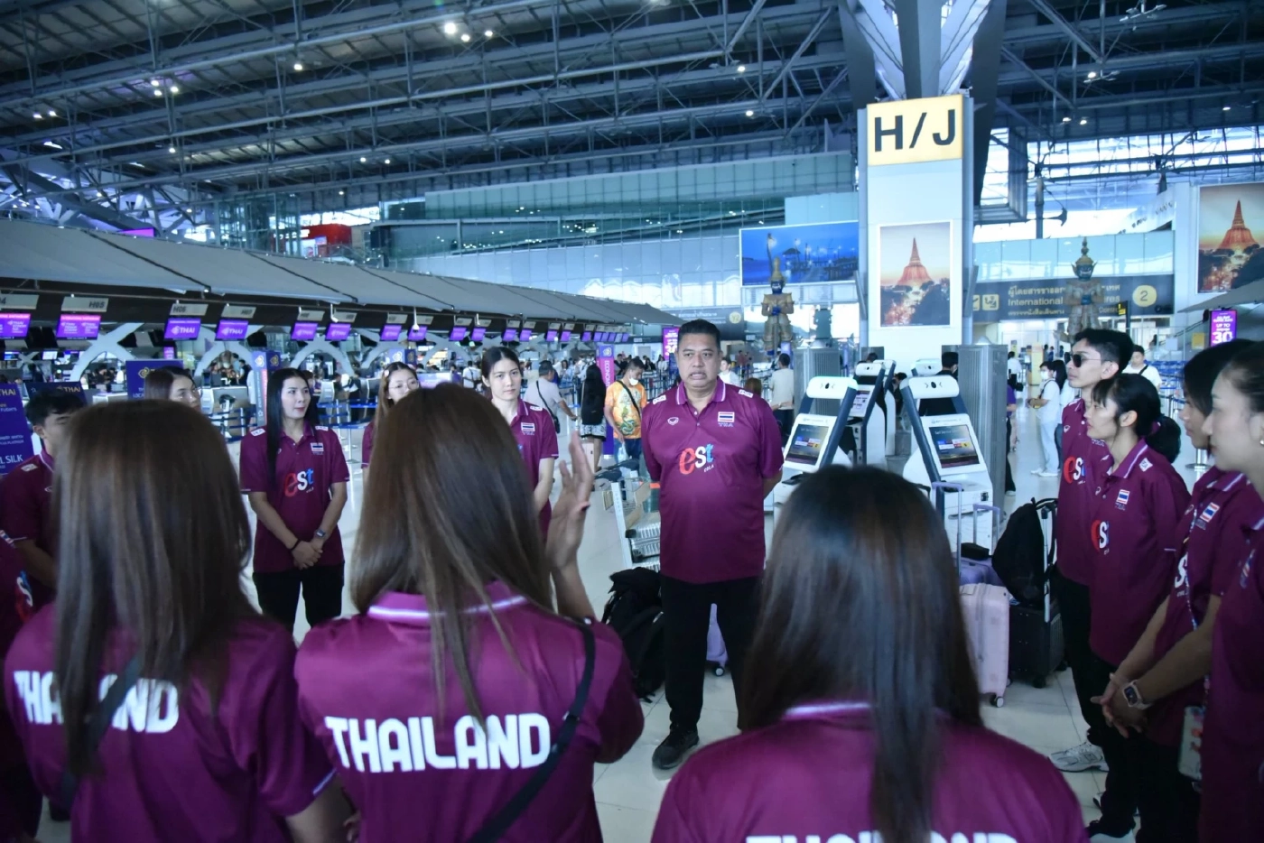 ทีมวอลเลย์บอลหญิงไทยออกเดินทางสู่ฮ่องกง เพื่อลุยศึก VNL 2025 สัปดาห์ที่ 2