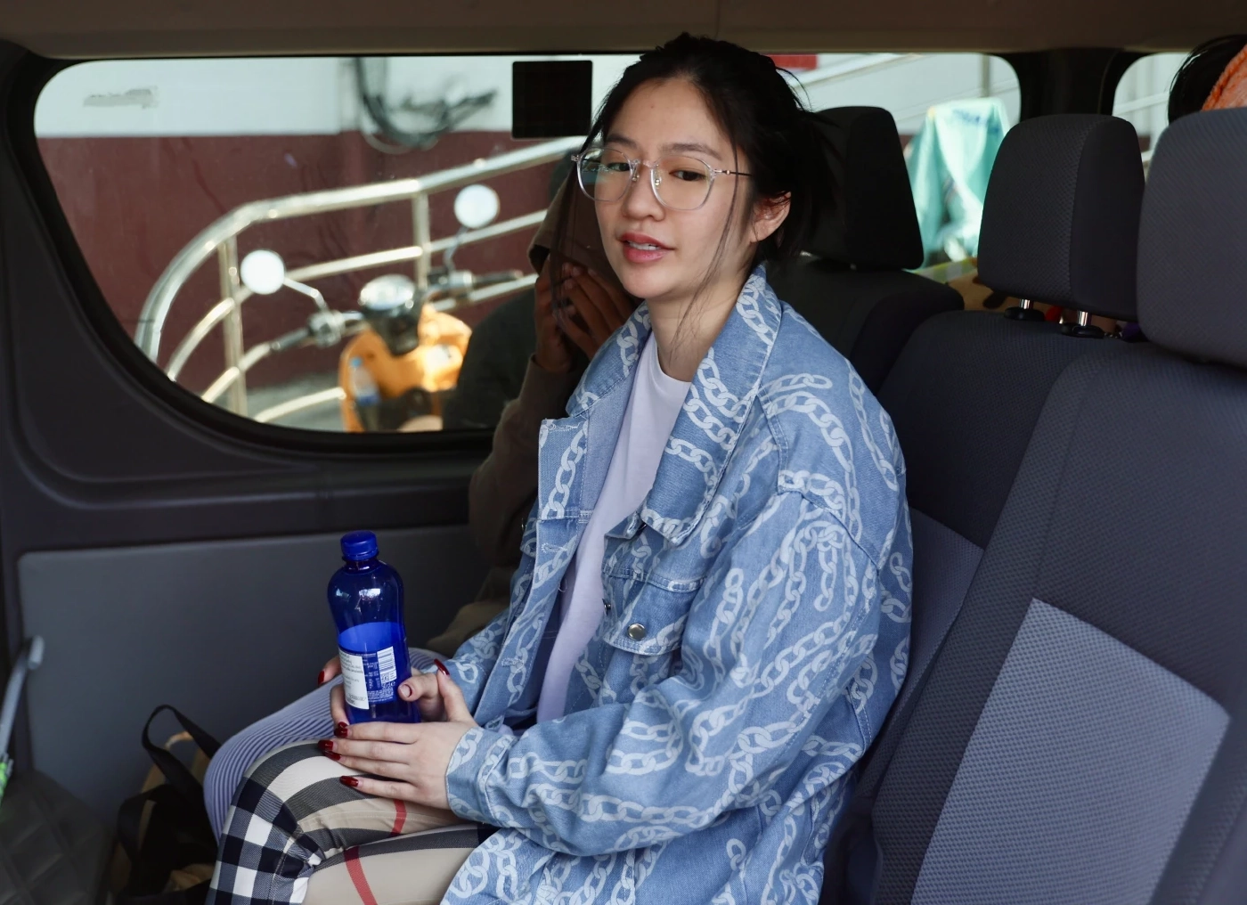 น.ส.ธันยนันท์ สุจริตชินศรี หรือ มินนี่ 