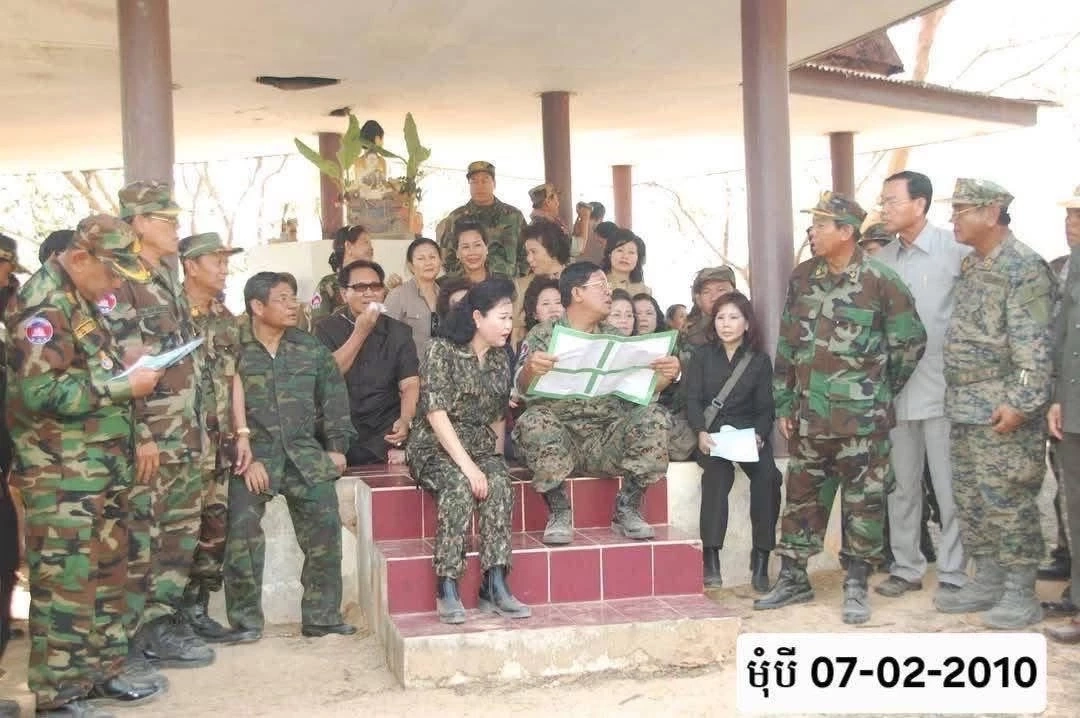 สมเด็จฮุน เซน ประธานวุฒิสภากัมพูชา โพสต์ข้อความและภาพถ่าย ศาลาตรีมุข สามเหลี่ยมมรกต โดยอ้างอิงว่าเป็นพื้นที่ของกัมพูชา 