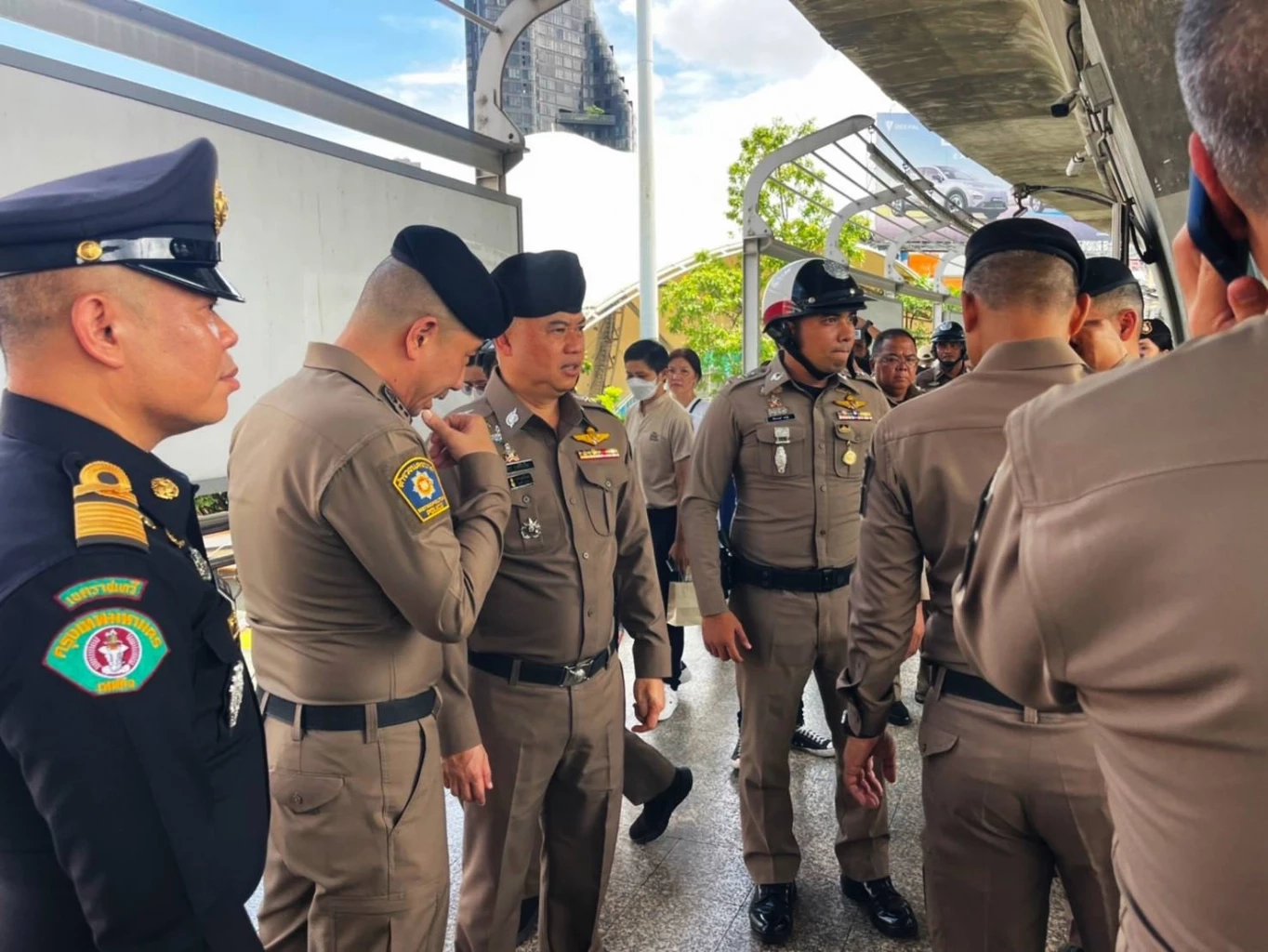 "ผบก.น.1" ลงพื้นที่ดูจุดจัดการชุมนุม 28 มิ.ย. ที่อนุสาวรีย์ชัยสมรภูมิ วางมาตรการดูแลความปลอดภัยเข้ม