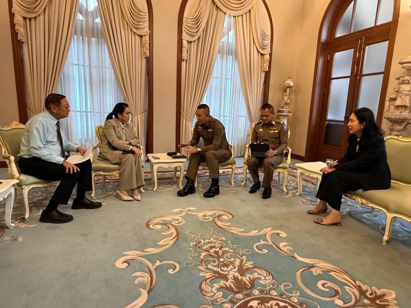 "นายกฯ" เรียก "ผบ.ตร." ตามคืบหน้าเหตุวางบึ้ม "ภูเก็ต - พังงา" ขอให้มั่นใจรัฐบาล